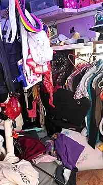 gurlnips webkamerás műsora