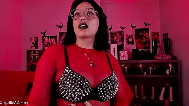 lilith-deveraux: онлайн-секс-чат