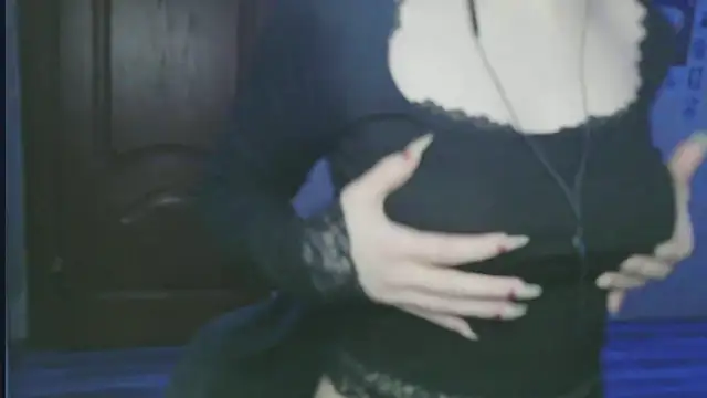 Pokazy przed kamerką – LeisaHopperstad