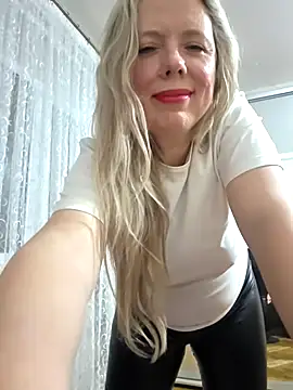 Irina3718 라이브 XXX 채팅