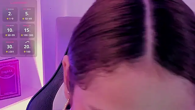 XXX chat uživo modela CarolineFyre