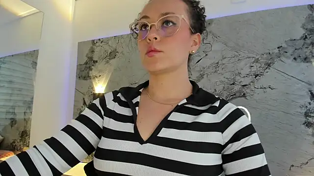 LIZ_HOLMES Live XXX Chat