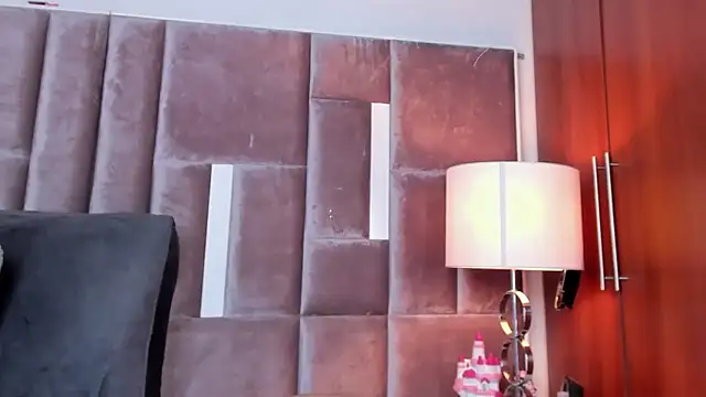 Nia_BunnyのライブXXXチャット