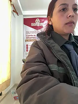 Emily-7_ – Naživo XXX chat