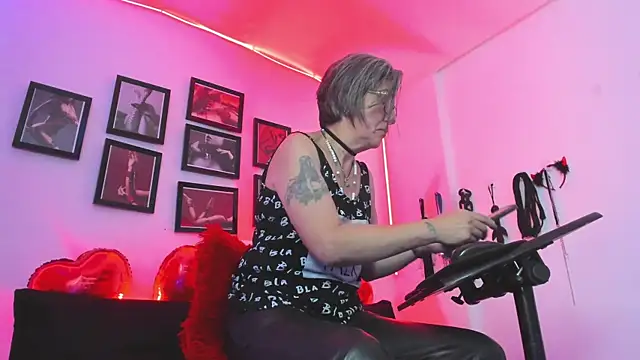 MistressNyx_cgのライブXXXチャット