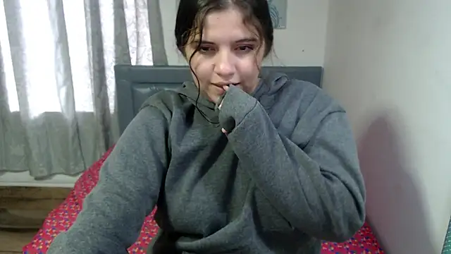 sarah_aguilar Adlı Modelin Canlı XXX Sohbeti