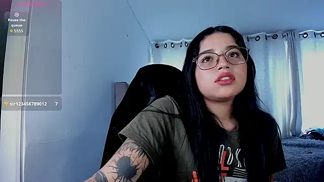 aliice_walker_'s Live XXX Chat