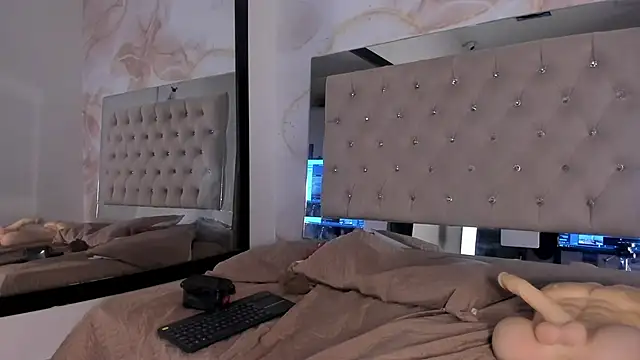 XXX chat uživo modela ainaah_