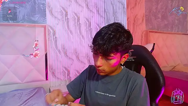 osamu_tay Adlı Modelin Canlı XXX Sohbeti