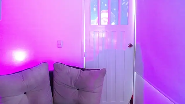 milfrousse: απευθείας συνομιλία ΧΧΧ