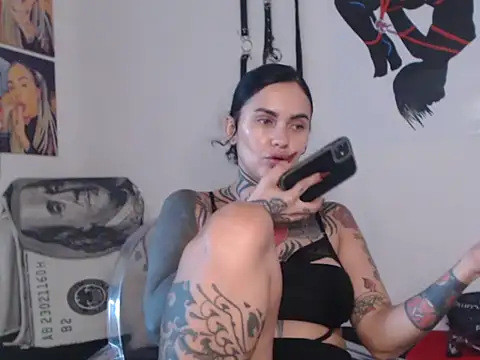 Czat XXX na żywo – Perola__May