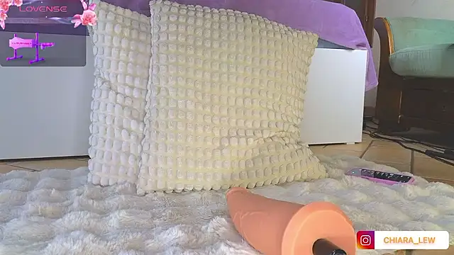 ChiaraLewis Show Webcam