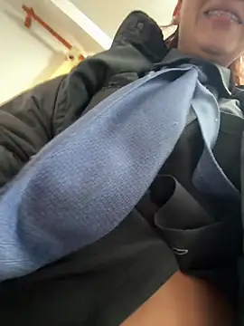 Emily-7_ – Naživo XXX chat