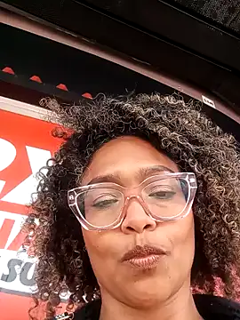 Chat +18 de BiiancaEstradaa ao vivo