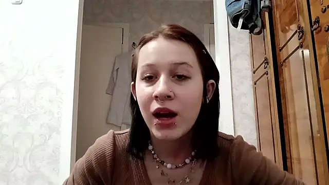 Pertunjukan Kamera Web Trisstohug