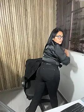 Antonella_Julieta Webcamshow