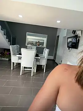 l0lita_emi live XXX chat