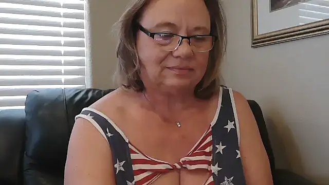 BustyAnnie Adlı Modelin Canlı XXX Sohbeti