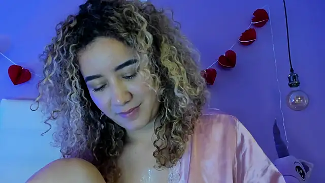 Charlotte11-11 Show Webcam