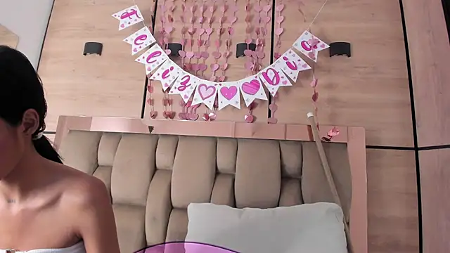 karol_lewiss Adlı Modelin Canlı XXX Sohbeti