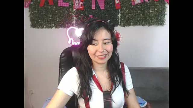 Chat XXX en directo de LolaOpalX