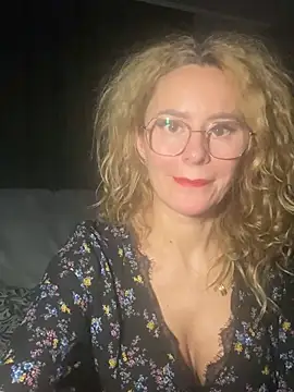 Tania201243 Adlı Modelin Canlı XXX Sohbeti