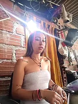 samy-blonde's Live XXX Chat