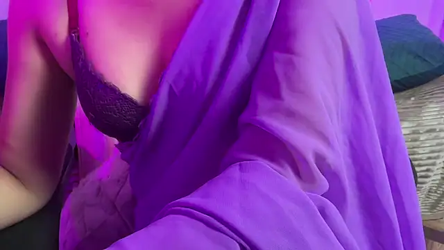 Queen_Angelena élő XXX-chatje