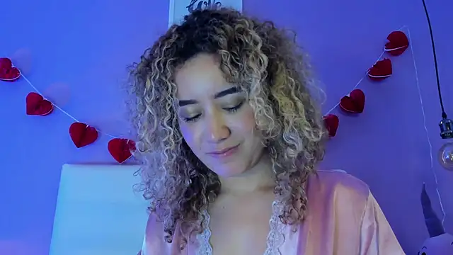 Chatroom XXX en direct de Charlotte11-11