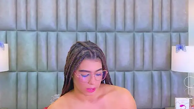 Chat XXX en directo de TiaraRosse