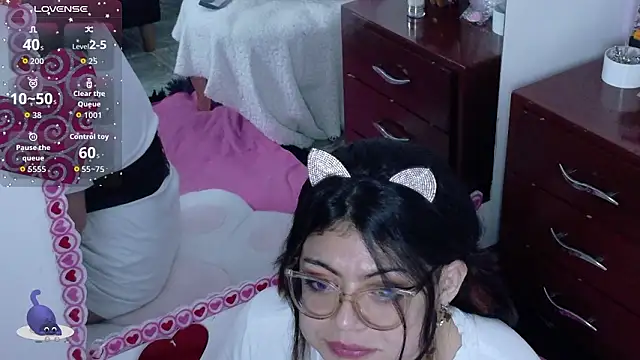 Catwhite_ Live XXX-chat