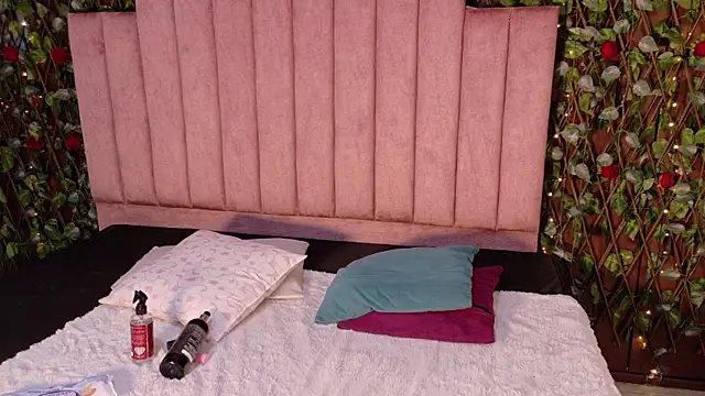 MiaJanss লাইভ XXX চ্যাট