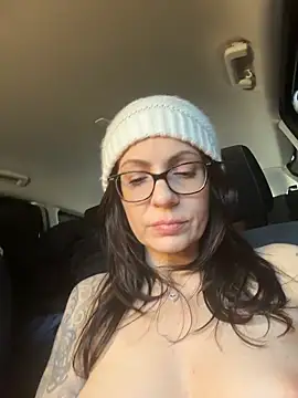 Pokazy przed kamerką – BeautifulMesss