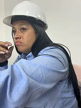 -Mia1: вебкам-шоу