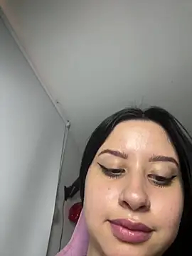 lucy_grey25: онлайн-секс-чат