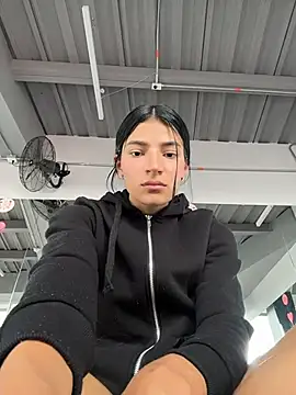 Ema_Rose_ Adlı Modelin Canlı XXX Sohbeti