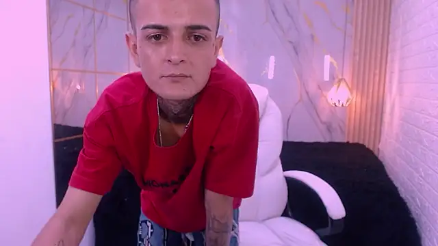 Chat XXX ao vivo de benjamin_anthony