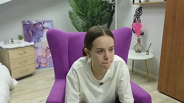 LaveniaDulaney Adlı Modelin Canlı XXX Sohbeti