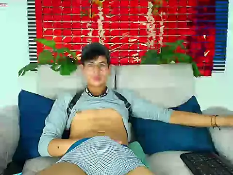 Chat XXX en directo de ThiiagoSaeenz