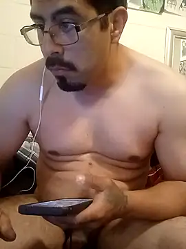 k1oudE – Live XXX-chat