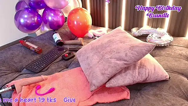 Živý XXX chat brunette_candyy_