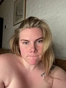 SexyBlondJoanna live XXX chat