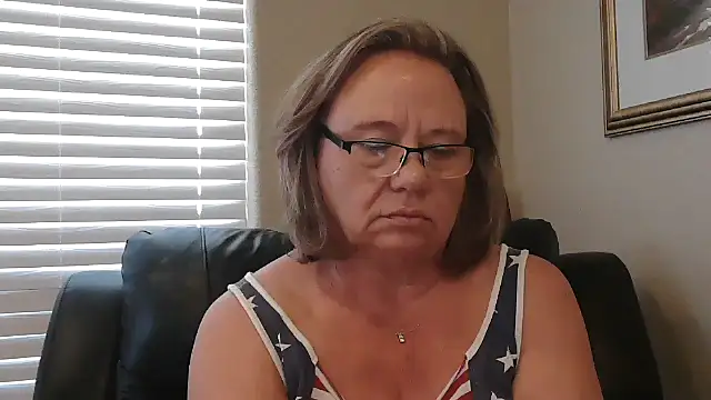 BustyAnnie live XXX chat