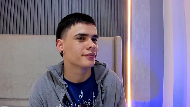 XXX chat uživo modela BenitoSaenz