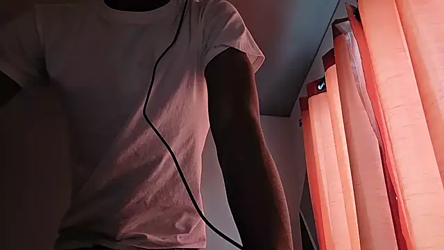 hormoneactivated: διαδικτυακό σόου στην κάμερα