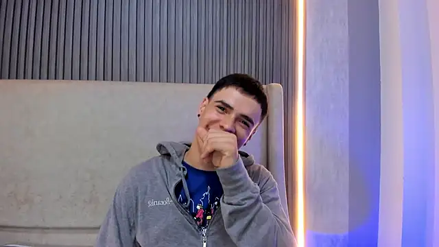 Chat +18 de BenitoSaenz ao vivo