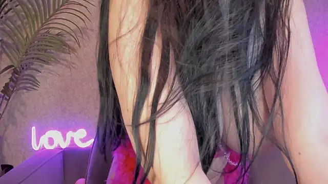 ReinaKousaka Adlı Modelin Canlı XXX Sohbeti