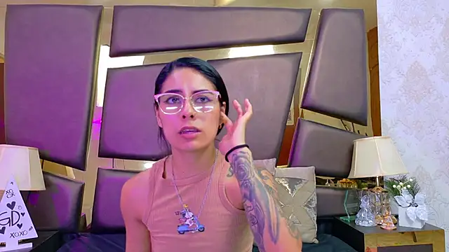 แชท XXX สดของ NicoleEsposito