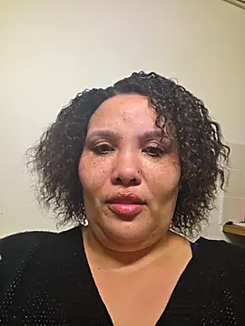 Curvy-Nthabi_X Show Webcam