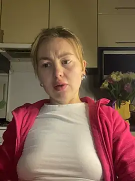 MartaLuna_ élő XXX-chatje